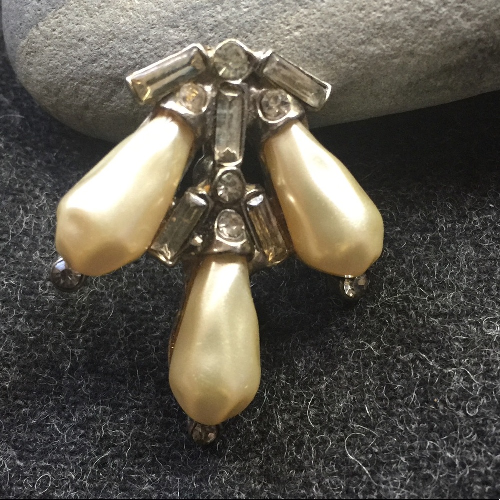 Vintage Silver, Pearl Rhinestone Accent Brooch Pin